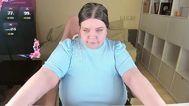 PlumPie online show from 04/17/26, 02:36