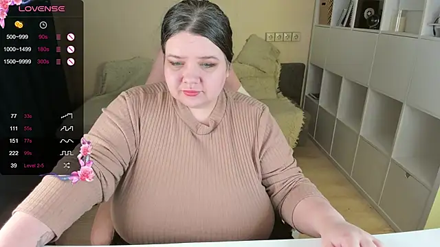 PlumPie online show from 12/14/25, 12:06