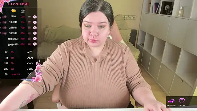 PlumPie online show from 11/12/25, 12:48