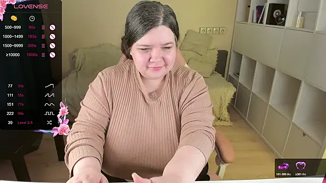 PlumPie online show from 11/11/25, 03:01