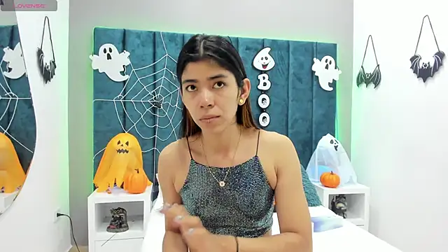 Snapshot of Girl_Cherry chatting on 10/12/25, 11:33 Girl Cherry online show from 10/12/25, 11:33