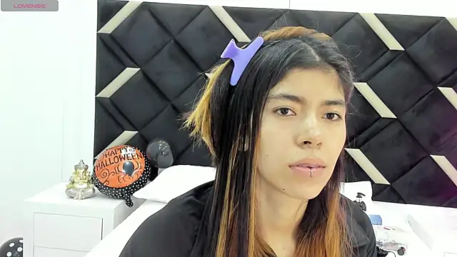 Snapshot of Girl_Cherry chatting on 10/16/25, 11:29 Girl Cherry online show from 10/16/25, 11:29