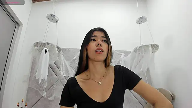 Snapshot of Girl_Cherry chatting on 10/09/25, 11:33 Girl Cherry online show from 10/09/25, 11:33