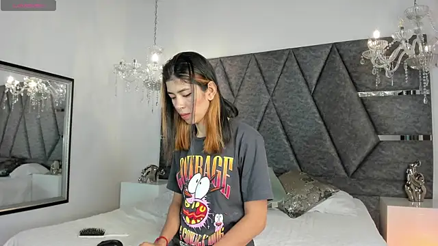 Snapshot of Girl_Cherry chatting on 03/11/25, 11:23 Girl Cherry online show from 03/11/25, 11:23