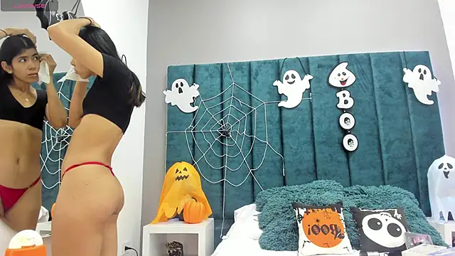 Snapshot of Girl_Cherry chatting on 10/15/25, 11:29 Girl Cherry online show from 10/15/25, 11:29