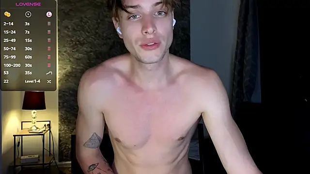 Snapshot of Cryptikov chatting on 11/08/25, 12:20 Cryptikov online show from 11/08/25, 12:20