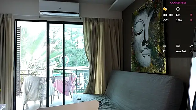 Snapshot of Cryptikov chatting on 11/21/25, 05:39 Cryptikov online show from 11/21/25, 05:39