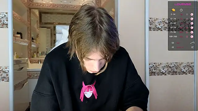 Snapshot of Cryptikov chatting on 10/24/25, 09:30 Cryptikov online show from 10/24/25, 09:30