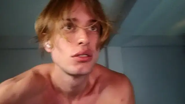 Snapshot of Cryptikov chatting on 02/04/25, 03:22 Cryptikov online show from 02/04/25, 03:22