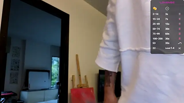 Snapshot of Cryptikov chatting on 11/24/25, 10:04 Cryptikov online show from 11/24/25, 10:04