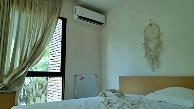 Snapshot of Cryptikov chatting on 01/12/26, 07:37 Cryptikov online show from 01/12/26, 07:37