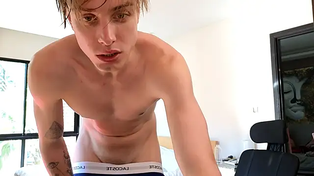 Snapshot of Cryptikov chatting on 12/02/25, 07:54 Cryptikov online show from 12/02/25, 07:54