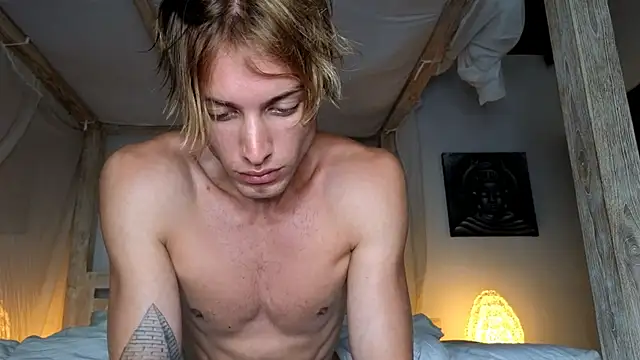 Snapshot of Cryptikov chatting on 02/24/26, 05:19 Cryptikov online show from 02/24/26, 05:19