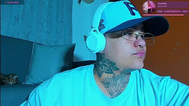 Snapshot of Techno_420_ chatting on 11/03/25, 08:56 Techno 420 online show from 11/03/25, 08:56