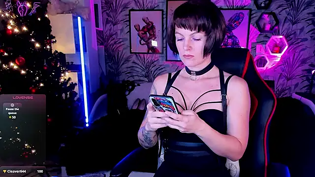 Snapshot of Devi_Evi chatting on 12/29/24, 07:11 Devi Evi online show from 12/29/24, 07:11