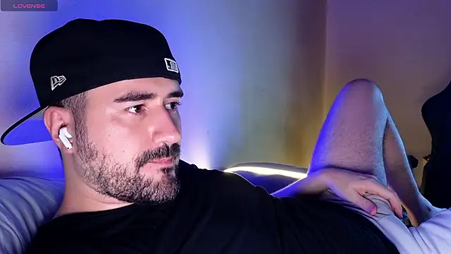 Snapshot of DominantTheo chatting on 02/07/26, 04:09 DominantTheo online show from 02/07/26, 04:09