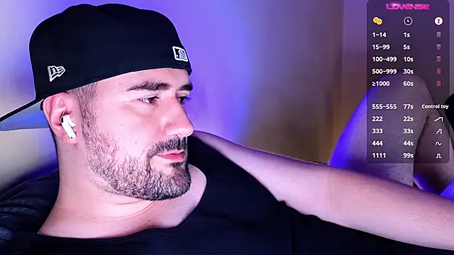 Snapshot of DominantTheo chatting on 03/09/25, 03:22 DominantTheo online show from 03/09/25, 03:22