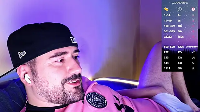 Snapshot of DominantTheo chatting on 02/19/25, 06:22 DominantTheo online show from 02/19/25, 06:22