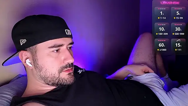 Snapshot of DominantTheo chatting on 03/03/26, 04:19 DominantTheo online show from 03/03/26, 04:19