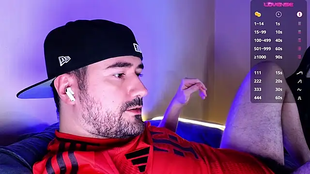 Snapshot of DominantTheo chatting on 02/04/25, 03:22 DominantTheo online show from 02/04/25, 03:22