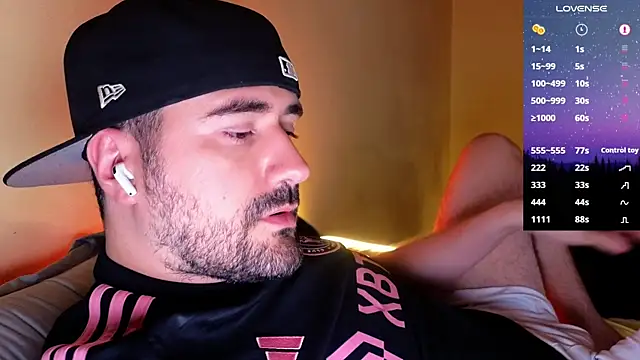 Snapshot of DominantTheo chatting on 11/02/25, 03:11 DominantTheo online show from 11/02/25, 03:11