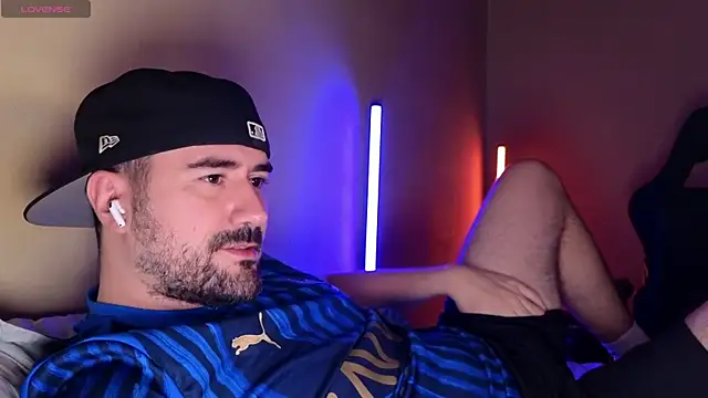 DominantTheo online show from 04/10/26, 03:13