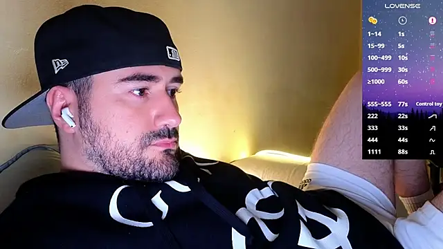 Snapshot of DominantTheo chatting on 09/24/25, 03:02 DominantTheo online show from 09/24/25, 03:02