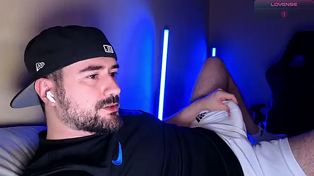 DominantTheo online show from 04/21/26, 04:41