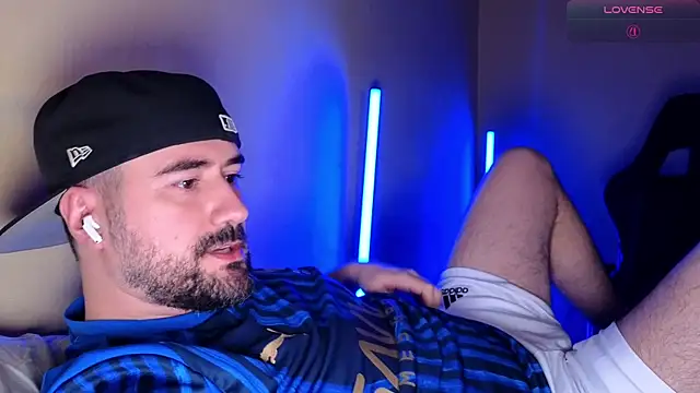 DominantTheo online show from 04/23/26, 03:35