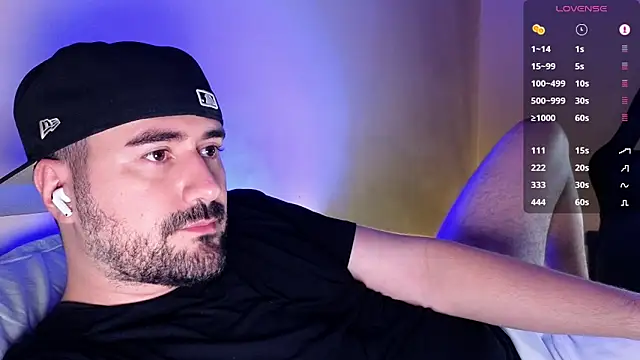 Snapshot of DominantTheo chatting on 02/06/26, 04:08 DominantTheo online show from 02/06/26, 04:08