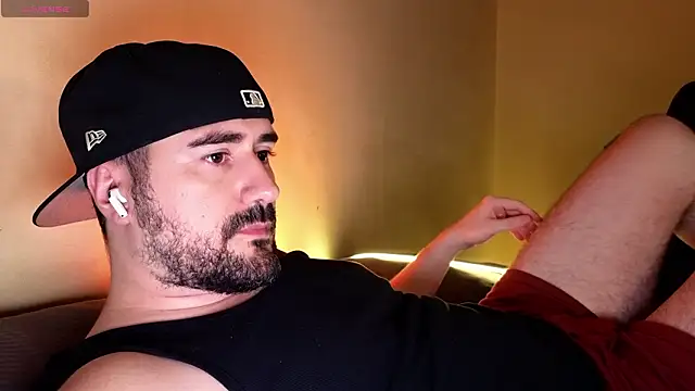 Snapshot of DominantTheo chatting on 02/18/26, 03:37 DominantTheo online show from 02/18/26, 03:37