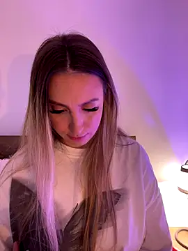 Snapshot of Eva_Ryen chatting on 11/06/25, 04:55 Eva Ryen online show from 11/06/25, 04:55