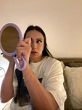 Snapshot of Eva_Ryen chatting on 10/31/25, 06:04 Eva Ryen online show from 10/31/25, 06:04