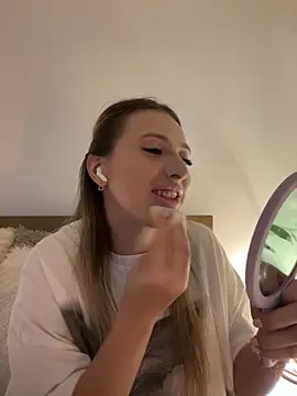 Snapshot of Eva_Ryen chatting on 11/09/25, 04:22 Eva Ryen online show from 11/09/25, 04:22