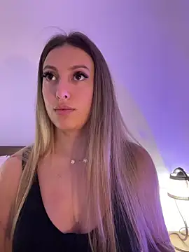 Snapshot of Eva_Ryen chatting on 11/05/25, 04:43 Eva Ryen online show from 11/05/25, 04:43