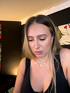Snapshot of Eva_Ryen chatting on 09/19/25, 04:44 Eva Ryen online show from 09/19/25, 04:44