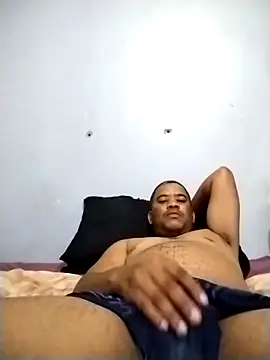 Snapshot of Purplejuice777 chatting on 02/13/26, 05:24 Purplejuice777 online show from 02/13/26, 05:24