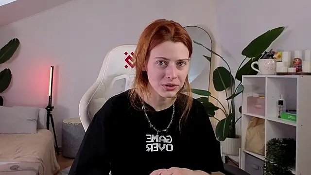 doll lesli online show from 10/09/25, 09:21