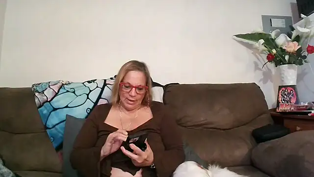 Snapshot of Victoria121565 chatting on 04/02/26, 02:30 Victoria121565 online show from 04/02/26, 02:30