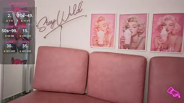 Snapshot of Adele_LatinLady chatting on 11/14/25, 09:40 Adele LatinLady online show from 11/14/25, 09:40