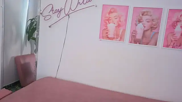 Snapshot of Adele_LatinLady chatting on 01/11/26, 08:16 Adele LatinLady online show from 01/11/26, 08:16