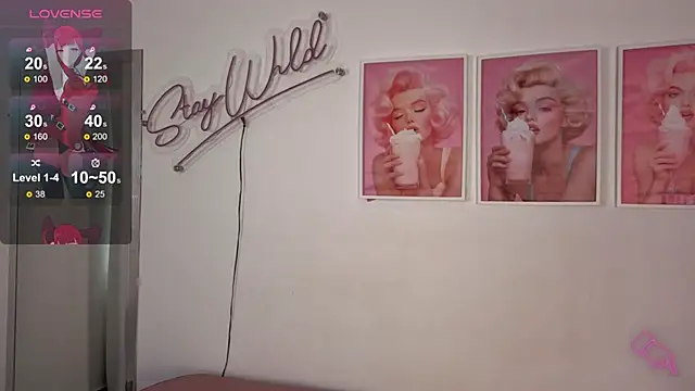 Snapshot of Adele_LatinLady chatting on 11/19/25, 09:37 Adele LatinLady online show from 11/19/25, 09:37