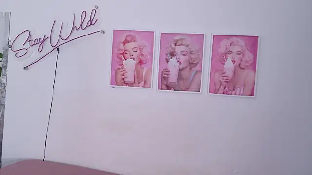 Adele LatinLady online show from 04/12/26, 08:23