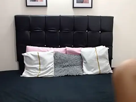 Violette Adams online show from 04/14/26, 12:43