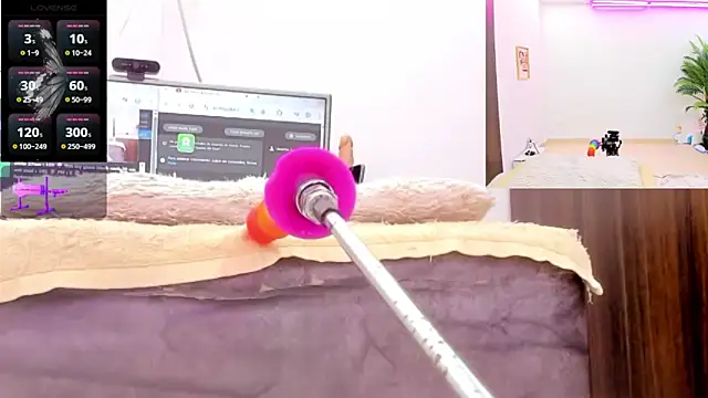 Paulina Davis  online show from 04/10/26, 12:06