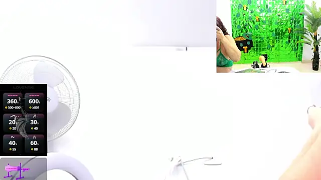 Paulina Davis  online show from 03/17/25, 11:02