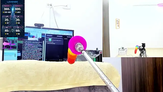 Paulina Davis  online show from 12/23/25, 12:54