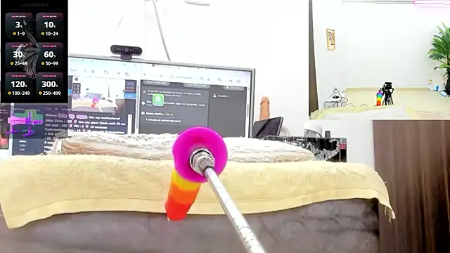 Paulina Davis  online show from 04/07/26, 12:12