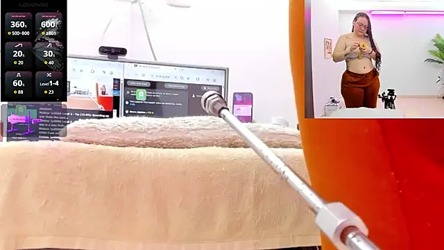 Paulina Davis  online show from 02/17/26, 12:30