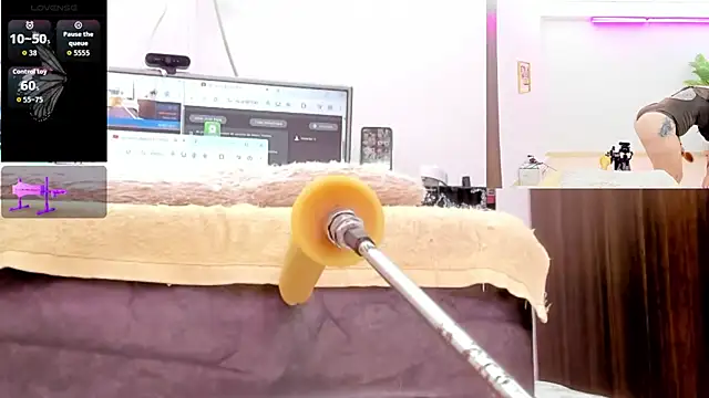 Paulina Davis  online show from 02/19/26, 12:29